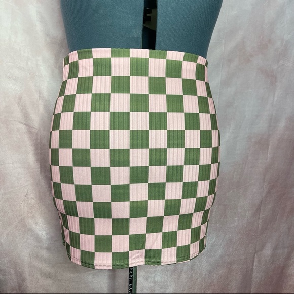 Dolls kill X New girl Order Ribbed Checkerboard Mini Skirt NWT Sizes 2X & 3X - Picture 1 of 12